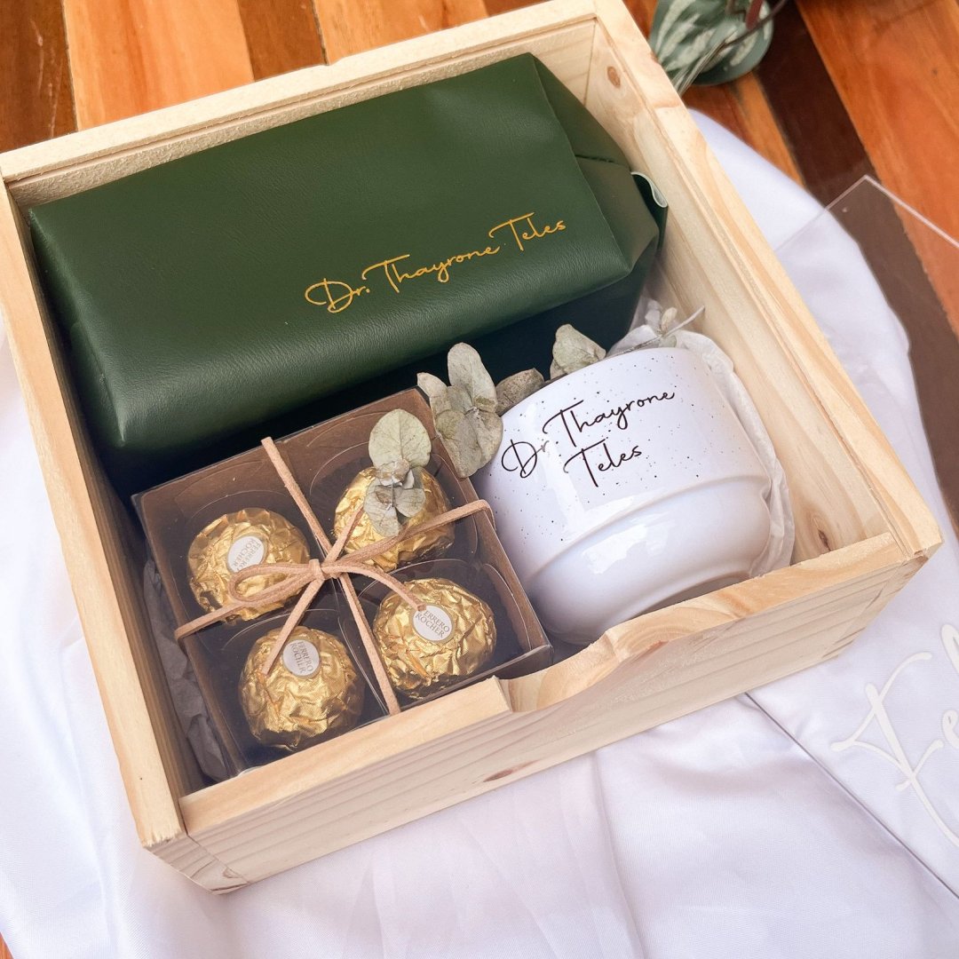 Kit Nécessaire + Xícara + Bombons