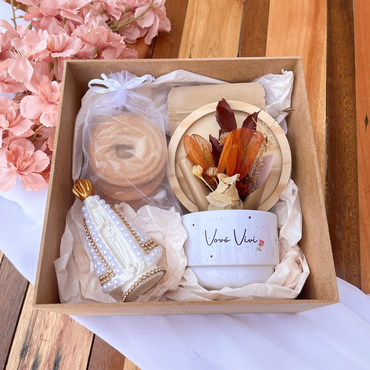 Kit Xícara + Pires com Gravação + Biscoitos + Santa