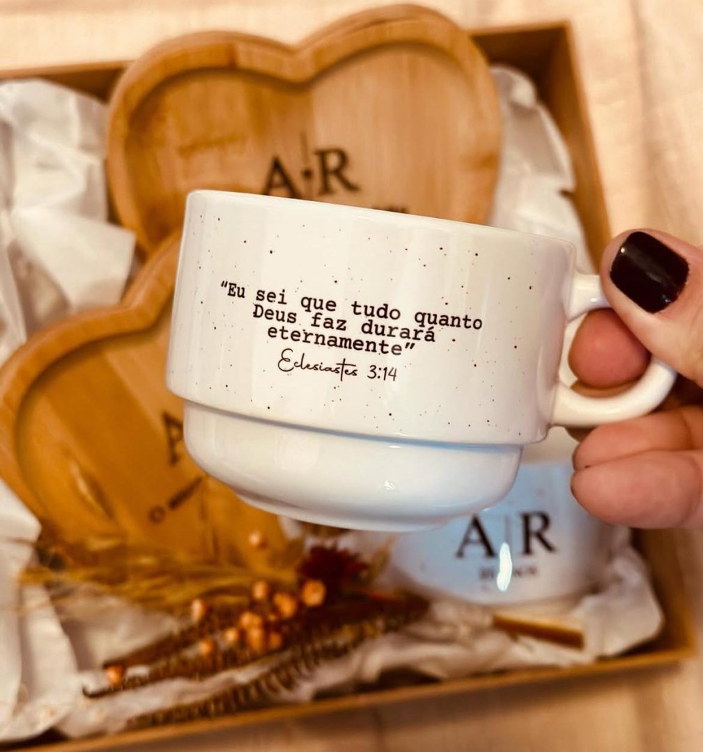 Kit Duas xícaras + dois pires de coração em bambu