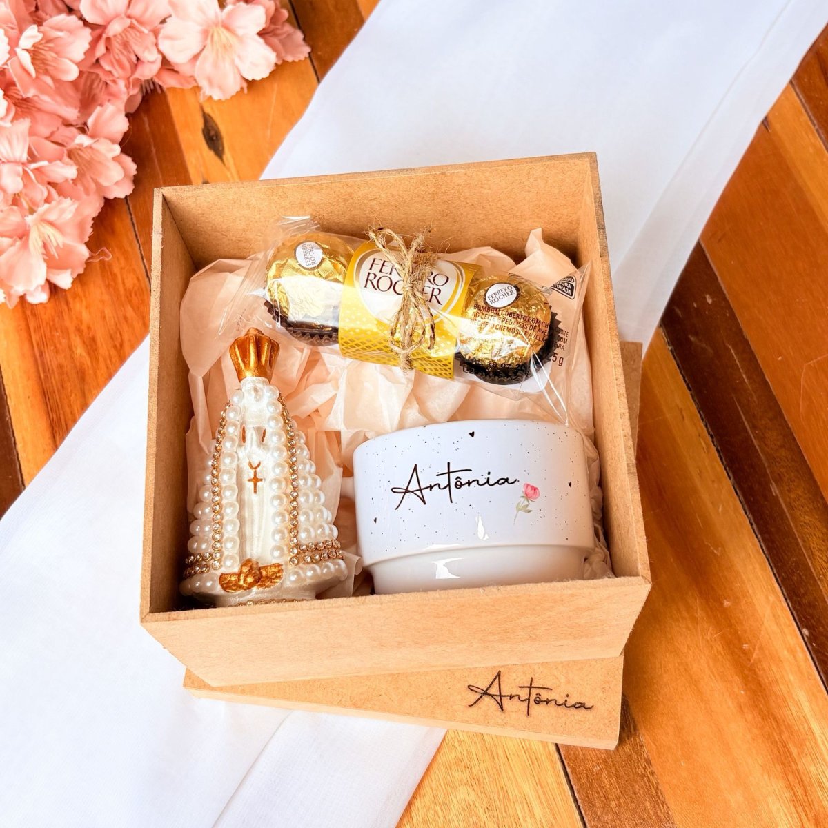 Kit xícara + santa + ferrero