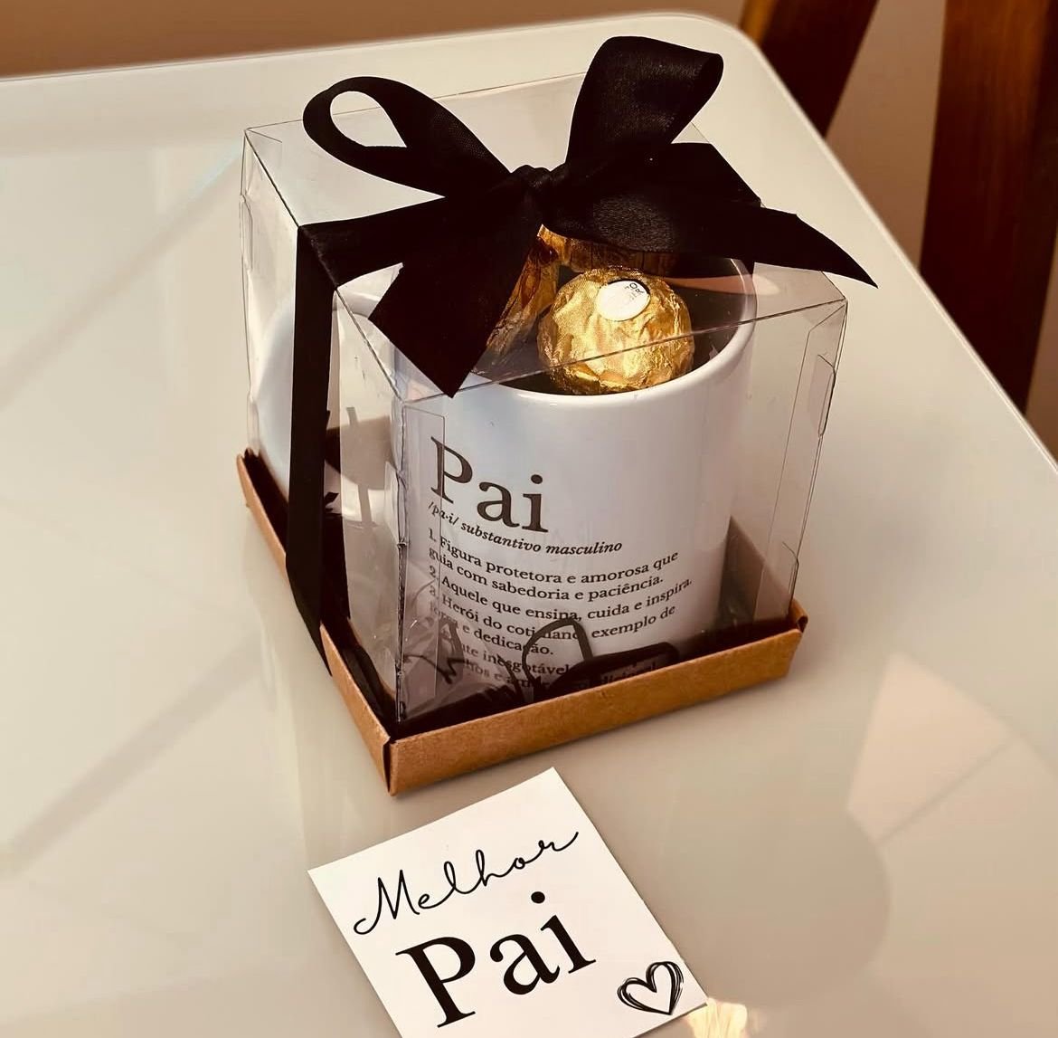 Caneca Personalizada na Caixa de Acetato com Bombons Ferrero