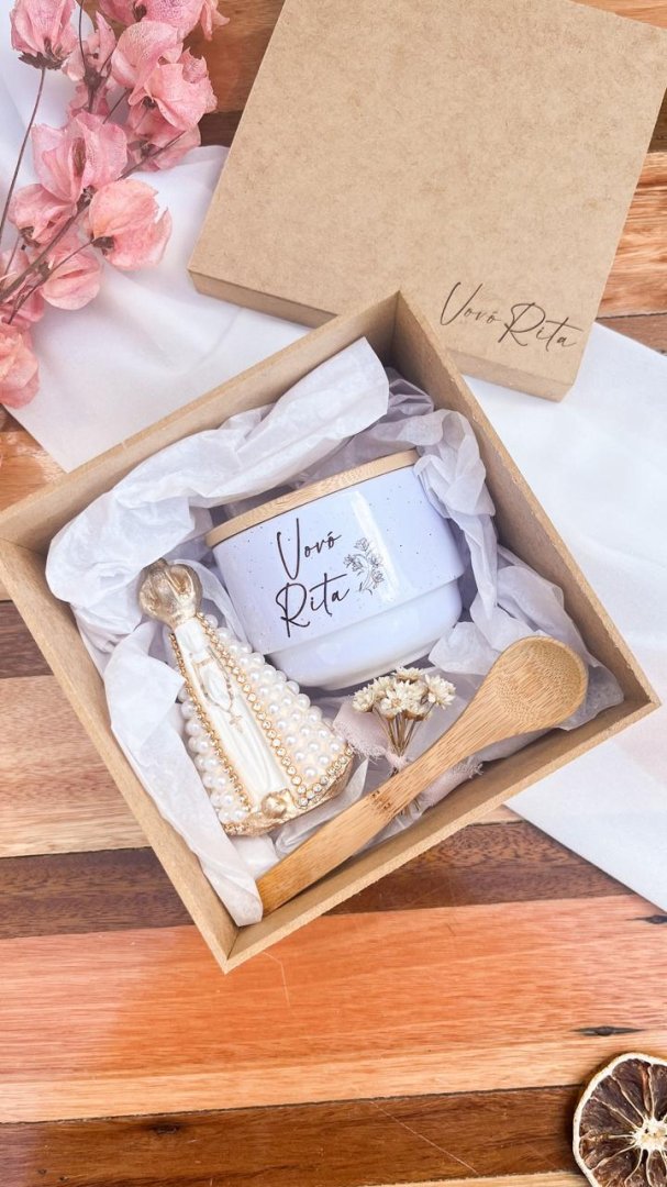 Kit Xícara com tampa + colher + santa