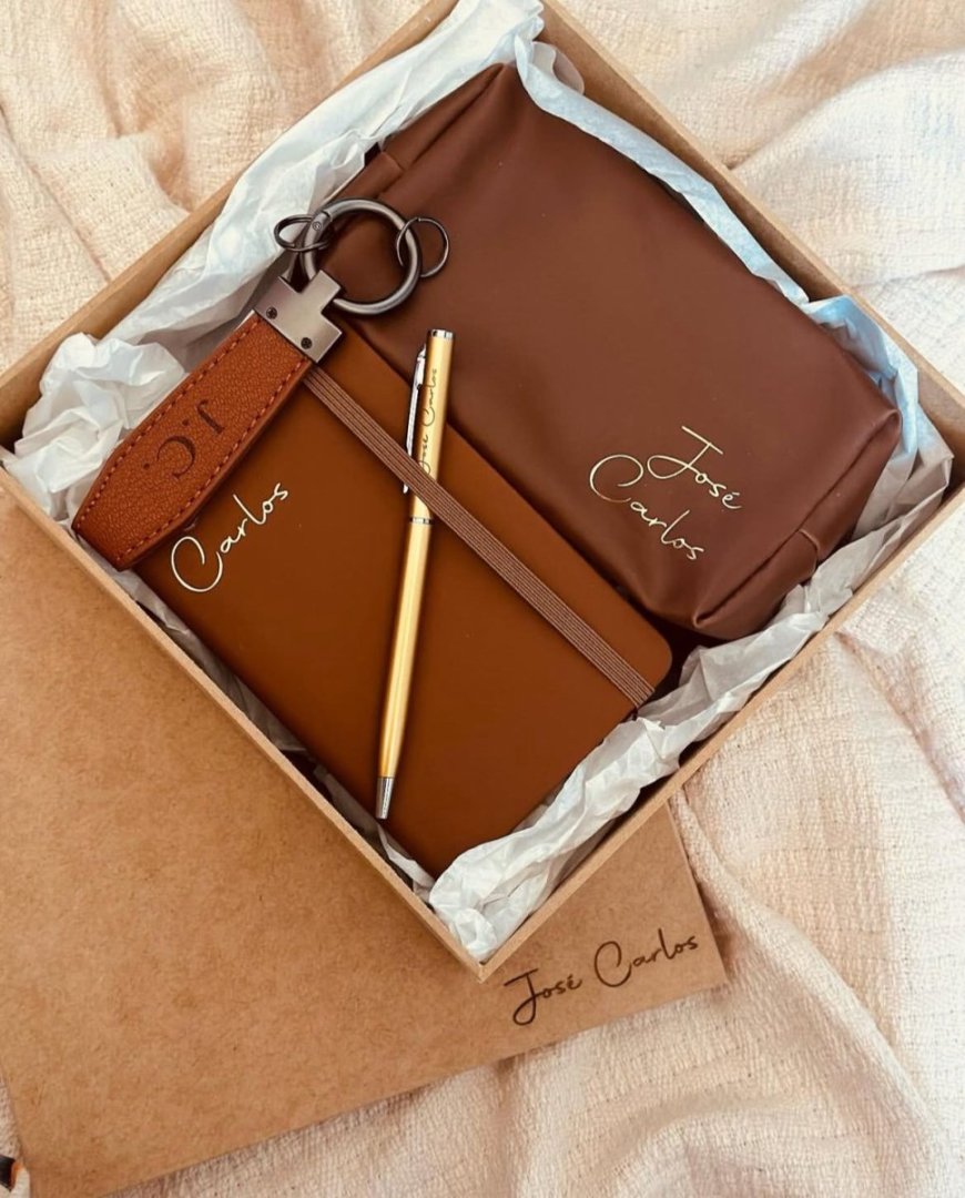 Kit Nécessaire + Chaveiro + Bloquinho + Caneta