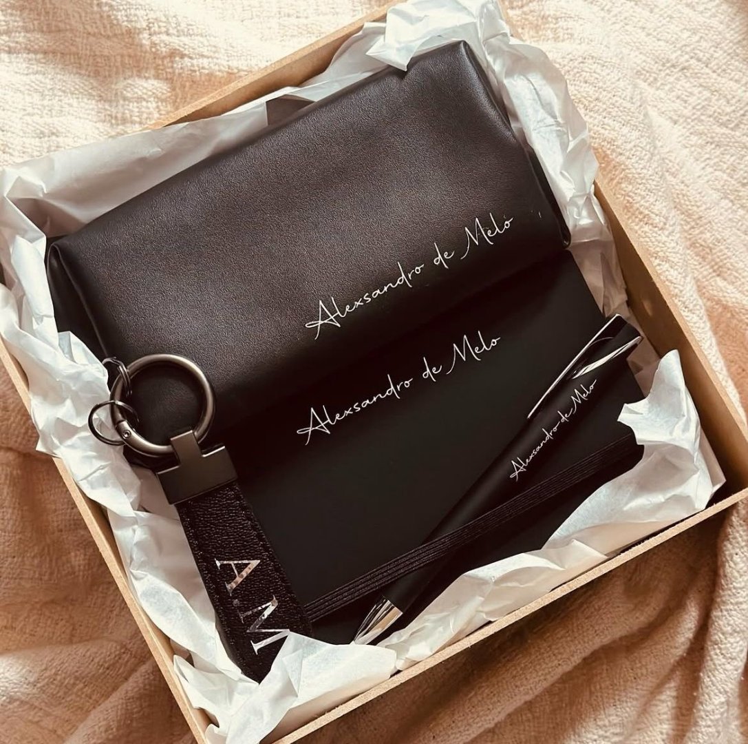 Kit Nécessaire + Chaveiro + Bloquinho + Caneta